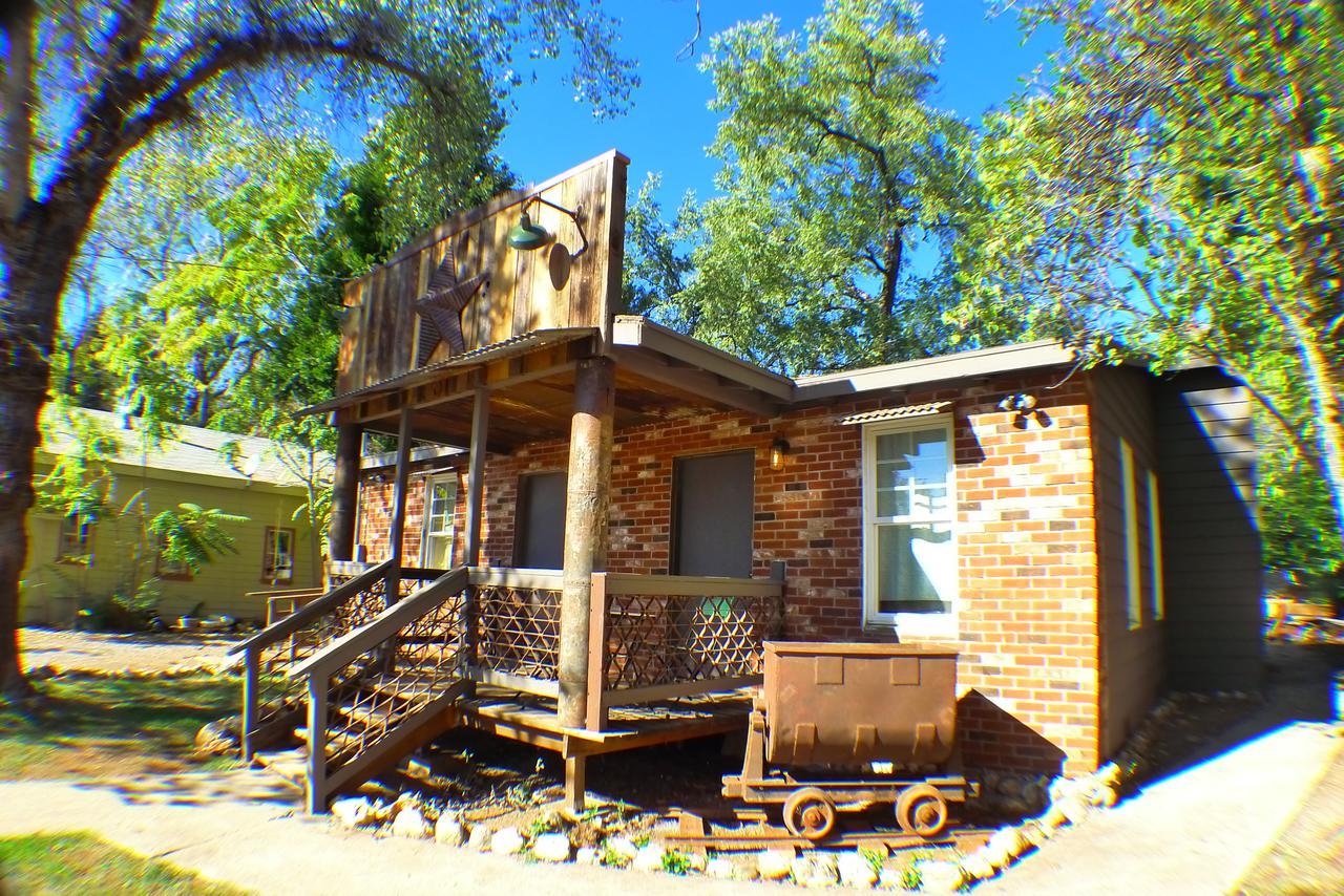 Motel Miner'S Camp Foresthill Esterno foto