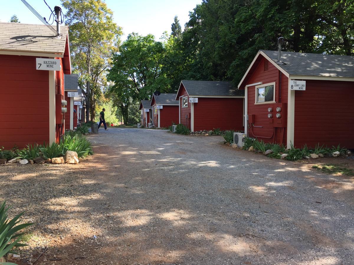 Motel Miner'S Camp Foresthill Esterno foto