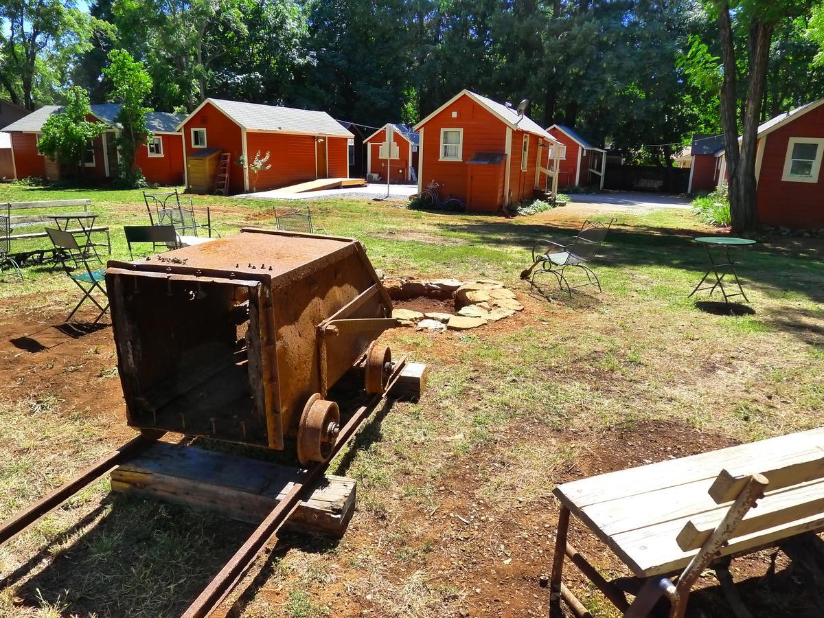 Motel Miner'S Camp Foresthill Esterno foto