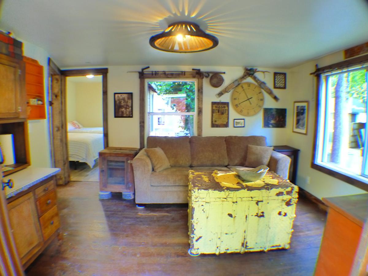 Motel Miner'S Camp Foresthill Esterno foto
