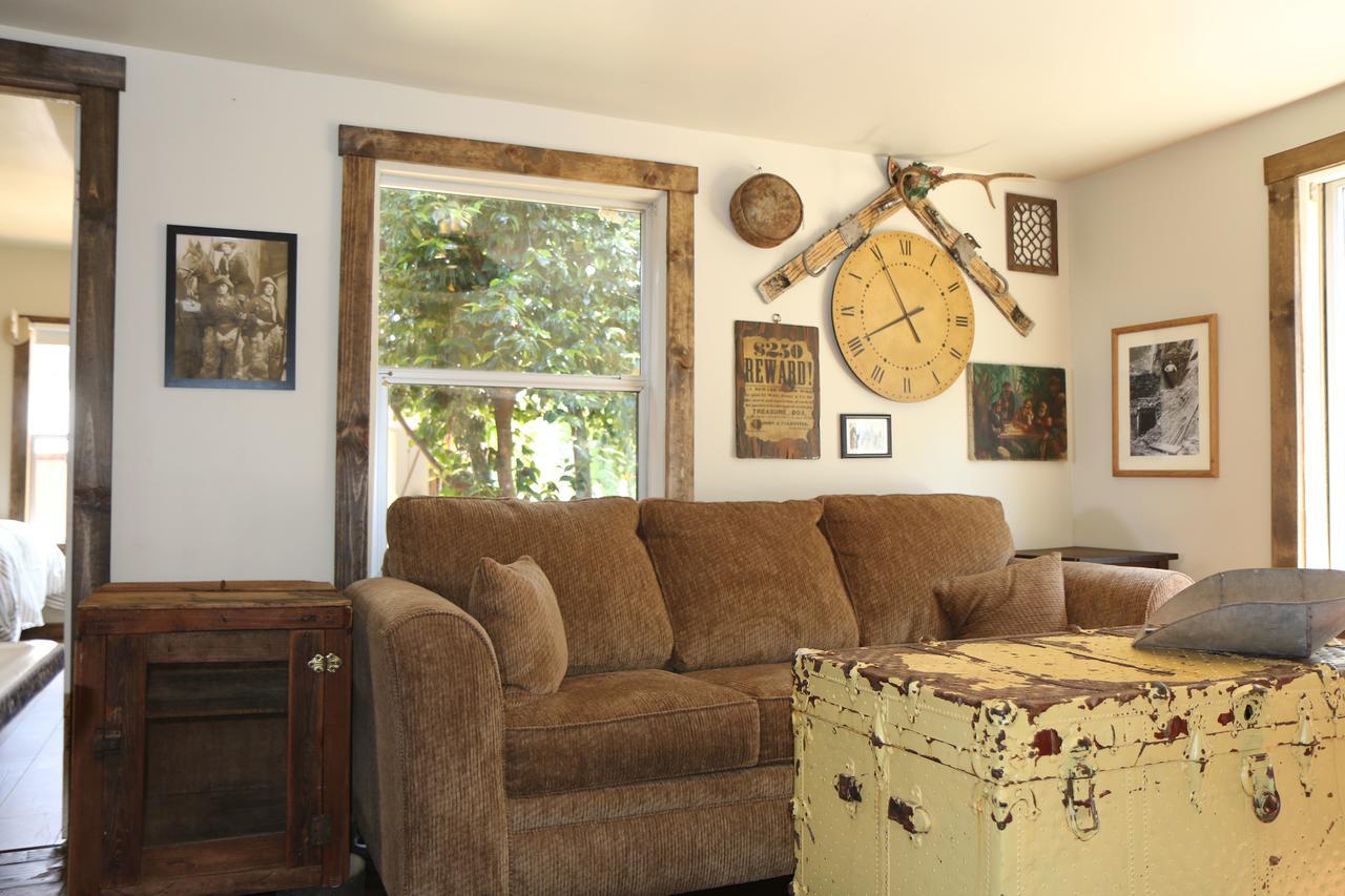 Motel Miner'S Camp Foresthill Esterno foto