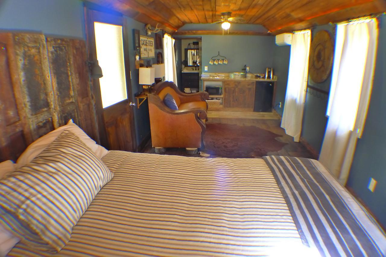 Motel Miner'S Camp Foresthill Esterno foto