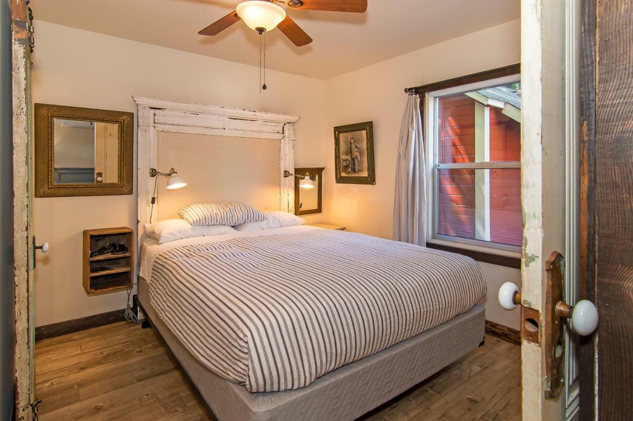 Motel Miner'S Camp Foresthill Esterno foto
