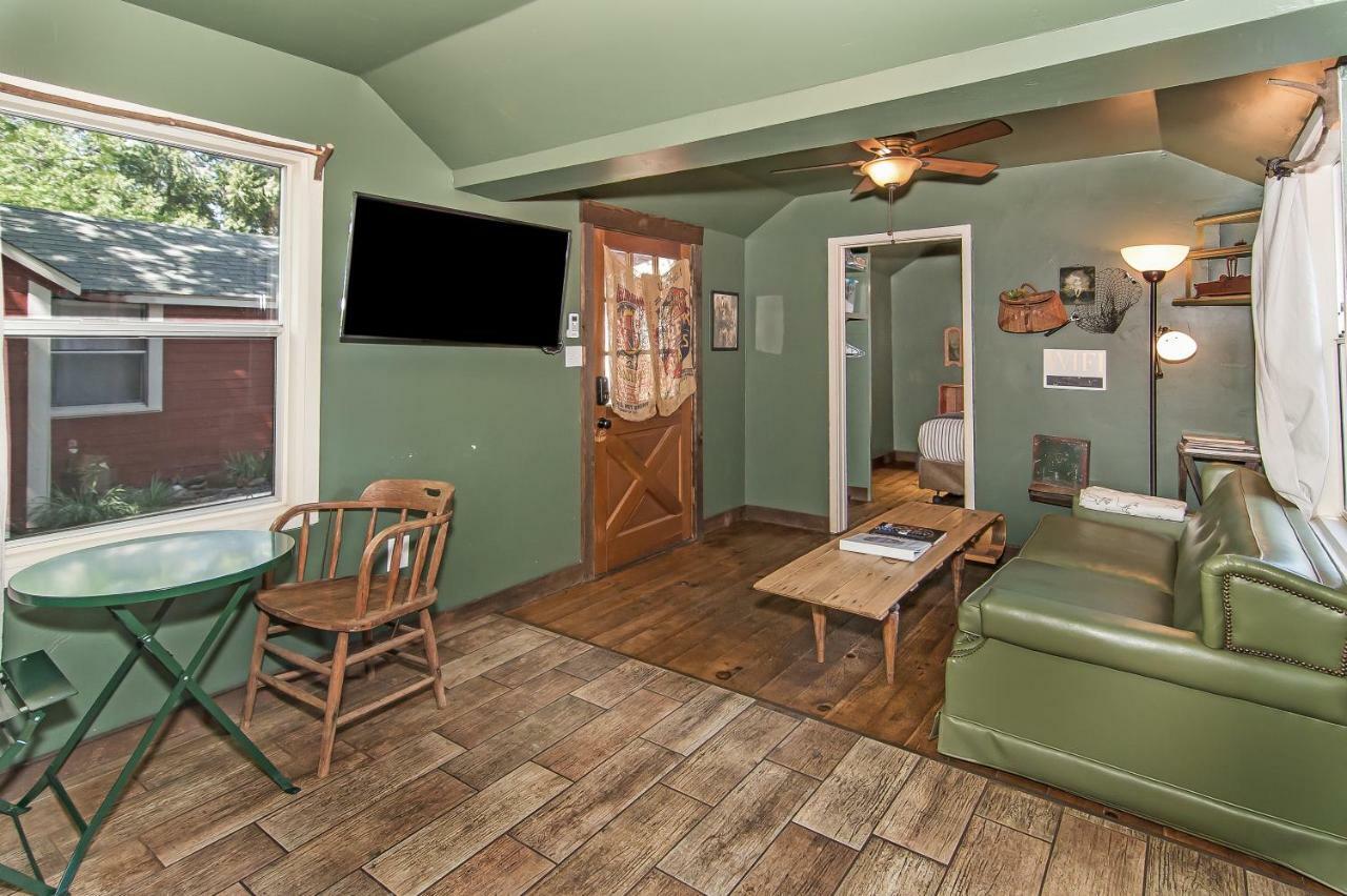 Motel Miner'S Camp Foresthill Esterno foto